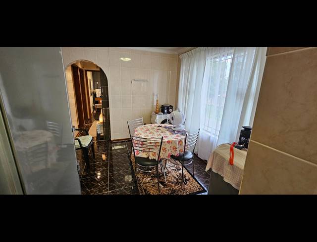 3 BEDROOM HOUSE FOR SALE IN MARBURG